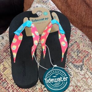 Tidewater Happy Sunshine Flip Flops Size 7